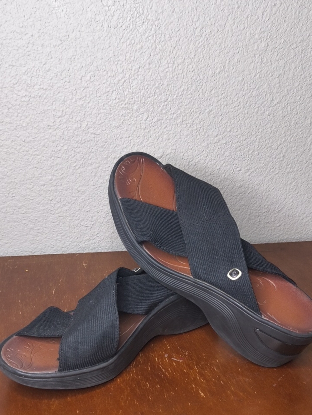 Bzees Black Crisscross Stretch Platform Wedge Sandals Size 8 AL